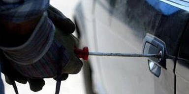 Teenie-Trio brach in mehrere Autos ein: In Haft