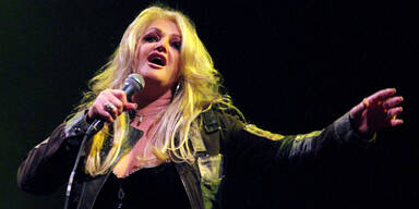 Legendäre Popstar Bonnie Tyler brauchte Not-OP