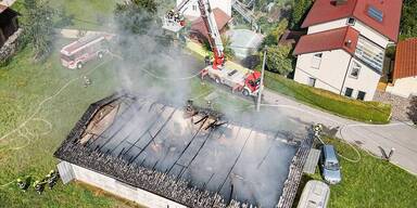 Maschinenhalle brannte komplett aus