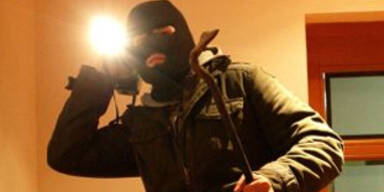 Mutmaßlicher Einbrecher stürzt von Balkon ab