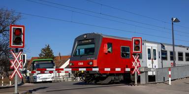 LH-Stv. Landbauer: Sicherheitsoffensive an Bahnübergängen nimmt Fahrt auf