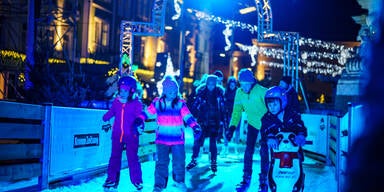 Eiszauber_Damals noch am Rathausplatz, heuer am neuen Domplatz_Josef Bollwein.jpg