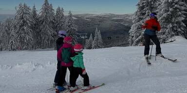 Powder in Skigebieten: Semesterferien sicherten positives Saisonergebnis 