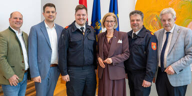 LH-Frau sichert drei Feuerwehren in Gloggnitz Förderung zu
