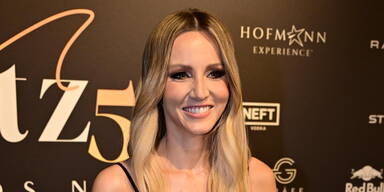 Melissa Naschenweng heizt im oe24-Talk Liebesgerüchte um Oimara an