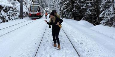 Fahrgäste mussten zu Fuß zum Bahnhof Gries gehen