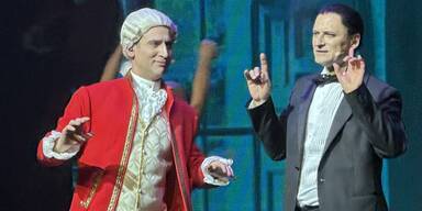 „Falco meets Amadeus“ rockt mit Puff, Basti und Hitler