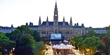 Starkregen über Wien: Rathausplatz-Konzert abgesagt