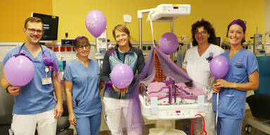 Farbe lila steht für Wunder jedes neuen Lebens 