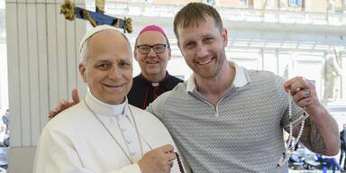 Vom Rap-Battle zum Papst: Wiener Crew präsentiert „Rap-Rosenkranz“ in Rom