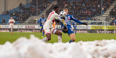 Hartberg stolpert sich in Schneeschlacht zum Sieg