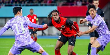 "Wie eine Familie!" Chukwuemeka lernt Deutsch für ÖFB-Team