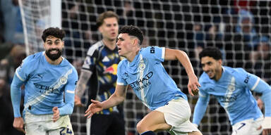 Foden rettet Manchester City gegen Leeds 