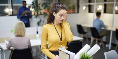 Frau (22) entlassen, weil sie zu früh in der Arbeit war 