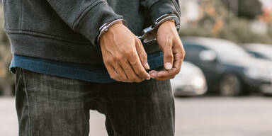 Teenies nach Handyshop-Coup in Haft