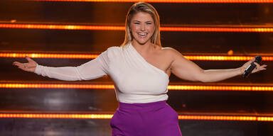 Heißer als je zuvor: Beatrice Egli begeistert Fans im gewagten Latex-Look!