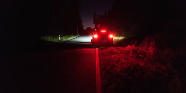 Mit Auto abgestürzt – Betrunkener (44) flüchtet von Unfallstelle