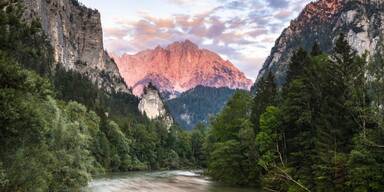 Nationalpark Gesäuse Berge und Fluss
