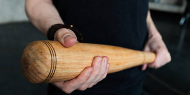 Anrainer stoppt Raser: Streit eskaliert völlig