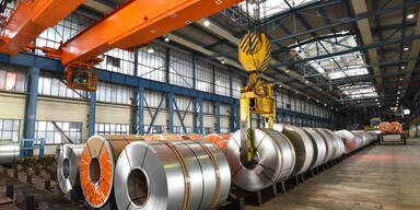 Tonnenschwerer Stahlblock zerquetscht Arbeiter – sofort tot