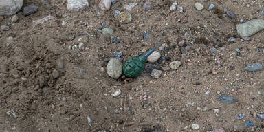 Bub (11) fand Munition und Handgranate