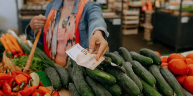 Geld Euro Gemüse Teuerung