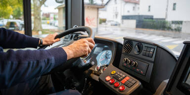  Linienbusfahrer mit Säure attackiert -Täter flüchtet in Türkei