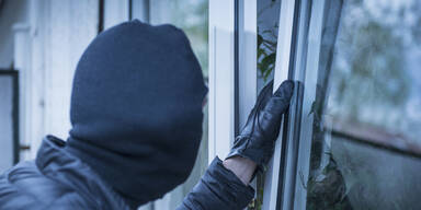 Schmuck-Diebe besetzen leerstehendes Haus 