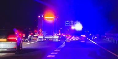 Alkolenker, Baum, Gegenfahrbahn: 3 Tödliche Unfälle in der Nacht