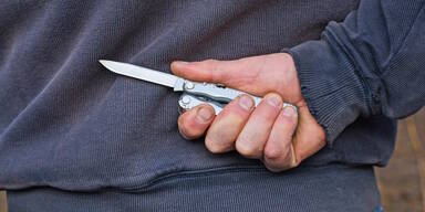 Wiener (35) bedrohte Passanten mit Messer