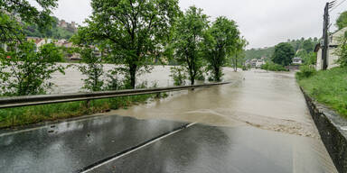 HIER drohen in Österreich jetzt Hochwasser & Überschwemmungen