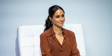 Meghan plaudert aus: Musste als Royal "die ganze Zeit" Strumpfhose tragen