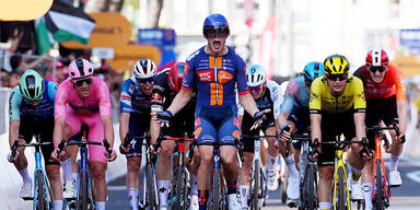 Giro-Überraschung: Van Uden überrascht mit Sprint-Sieg – Pedersen bleibt in Rosa