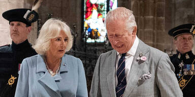 Öffentliche Auseinandersetzung zwischen König Charles und Camilla