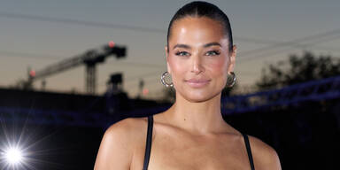 Amira Aly lässt in heißem Dessous-Shooting (fast) alle Hüllen fallen