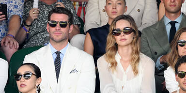  Liam Hemsworth und Gabriella Brooks