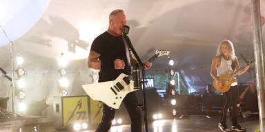 Metallica-Frontman überrascht Freundin mit kreativem Heiratsantrag