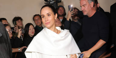 Meghan triumphiert in Paris – doch hinter den Kulissen brodelt es