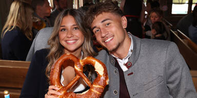 Scholl-Tochter und DIESER Bayern-Star turteln im Liebesurlaub 