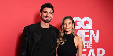 Mats Hummels strahlt mit Freundin Nicola Cavanis: GQ kürt ihn zum „Athlete of the Year“
