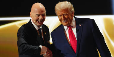 Infantino unter Beschuss: FIFA-Chef vergibt erfundenen "Friedens-Preis" an Donald Trump
