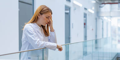 Jede zweite Ärztin erlebt anzügliche Bemerkungen durch Vorgesetzte