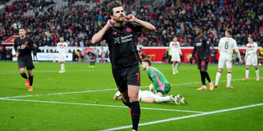Leverkusen nach 3:0 gegen St. Pauli im Halbfinale