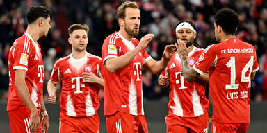 Bayern feiert Kanter-Sieg gegen Ilzer-Team