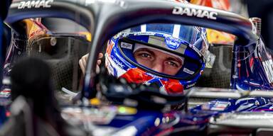 Traum-Debüt! Verstappen siegt erstmals im Mercedes