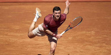 Sebastian Ofner fordert Etcheverry im Madrid-Sand