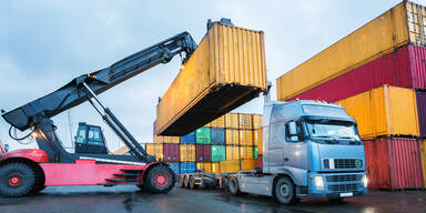 Wirtschafts-Alarm: Jetzt brechen auch die Exporte ein