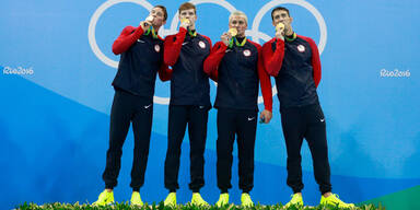 Olympia-Sieger versteigert drei Goldmedaillen