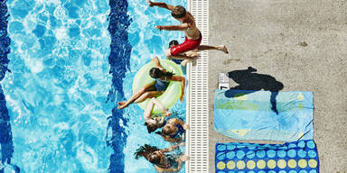 Sommer Freibad Schwimmen Baden