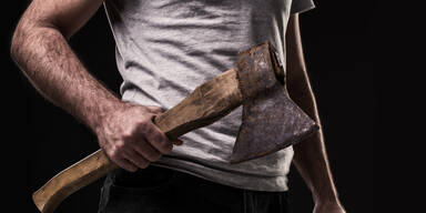 25-Jähriger bedrohte Lokalgäste mit Axt